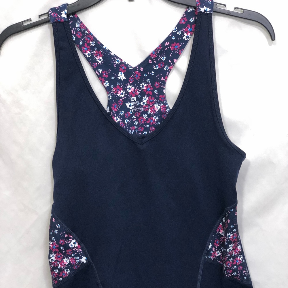 ❤️SOLD❤️Gap Fit Womens SZ Med Active wear Tank